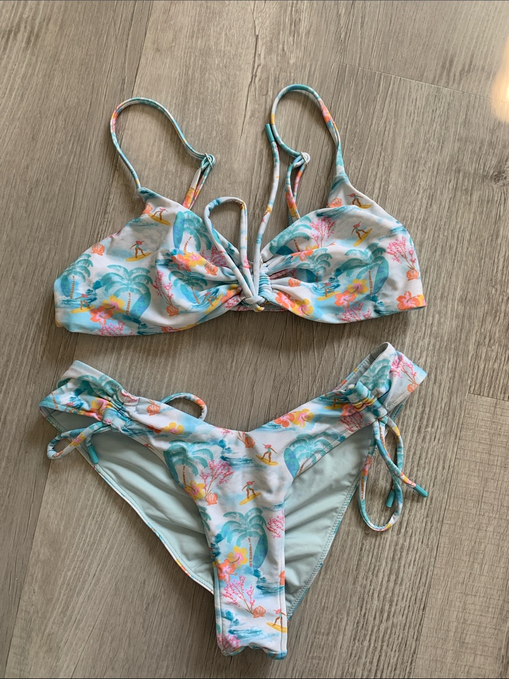 Blackbough Women’s Light Blue Tropical 🌴 (Hawaii) Two-Piece Swim Bikini, Size M.